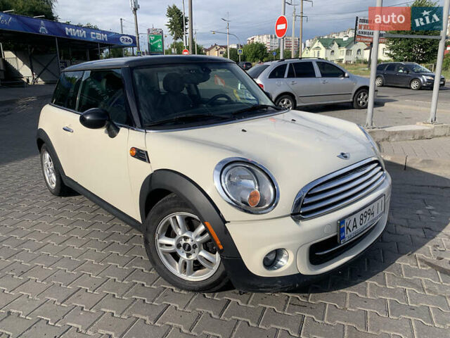 Білий Міні Cooper, об'ємом двигуна 1.6 л та пробігом 117 тис. км за 6500 $, фото 1 на Automoto.ua