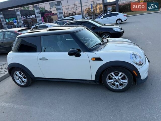 Білий Міні Cooper, об'ємом двигуна 1.6 л та пробігом 139 тис. км за 8400 $, фото 1 на Automoto.ua