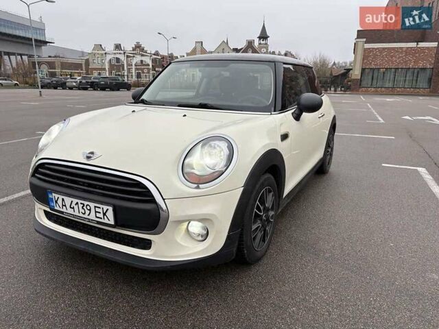 Белый Мини Купер, объемом двигателя 1.2 л и пробегом 122 тыс. км за 8500 $, фото 1 на Automoto.ua