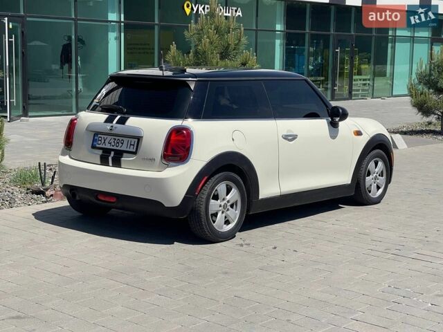 Білий Міні Cooper, об'ємом двигуна 1.5 л та пробігом 115 тис. км за 11500 $, фото 1 на Automoto.ua