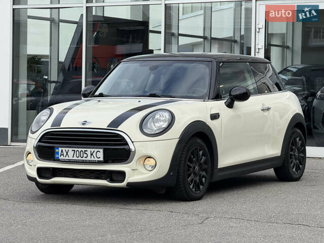 Білий Міні Cooper, об'ємом двигуна 1.5 л та пробігом 91 тис. км за 10500 $, фото 1 на Automoto.ua