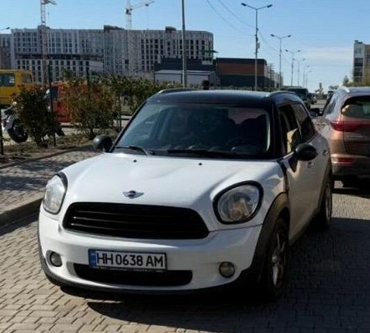 Белый Мини Купер, объемом двигателя 2 л и пробегом 151 тыс. км за 12000 $, фото 1 на Automoto.ua