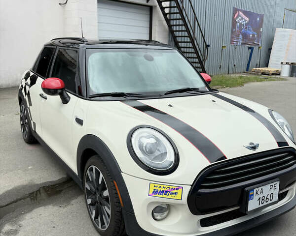 Білий Міні Cooper, об'ємом двигуна 1.5 л та пробігом 98 тис. км за 14000 $, фото 1 на Automoto.ua
