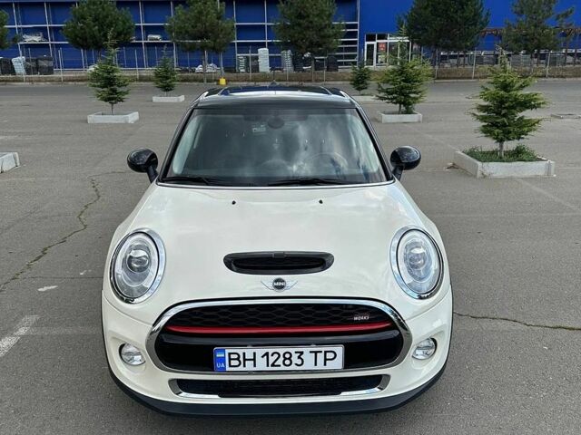 Белый Мини Купер, объемом двигателя 1.5 л и пробегом 86 тыс. км за 13000 $, фото 1 на Automoto.ua