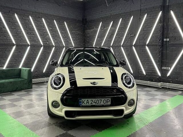 Білий Міні Cooper, об'ємом двигуна 2 л та пробігом 140 тис. км за 13200 $, фото 1 на Automoto.ua