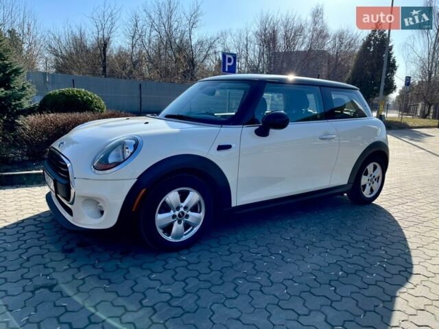 Білий Міні Cooper, об'ємом двигуна 1.5 л та пробігом 158 тис. км за 9800 $, фото 1 на Automoto.ua
