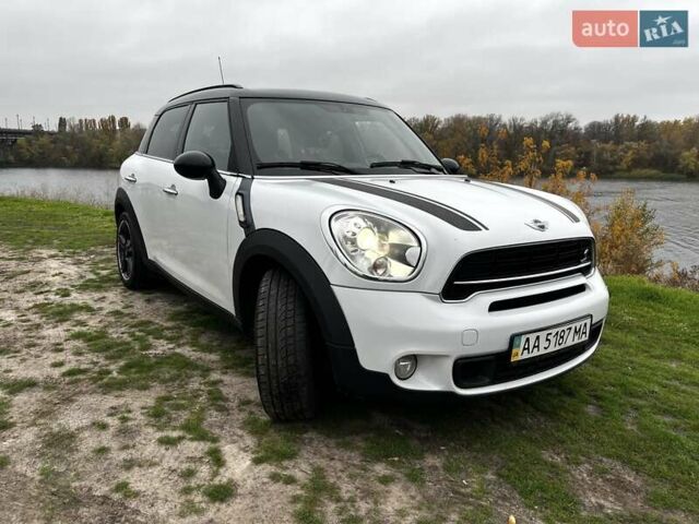 Белый Мини Купер, объемом двигателя 2 л и пробегом 213 тыс. км за 14500 $, фото 1 на Automoto.ua