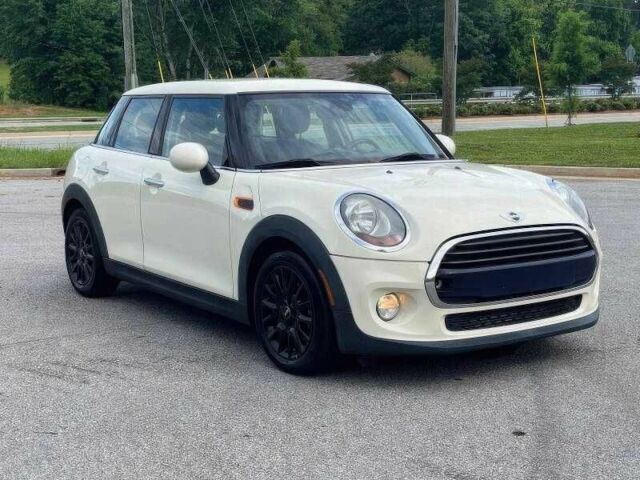 Білий Міні Cooper, об'ємом двигуна 1.5 л та пробігом 56 тис. км за 4007 $, фото 1 на Automoto.ua
