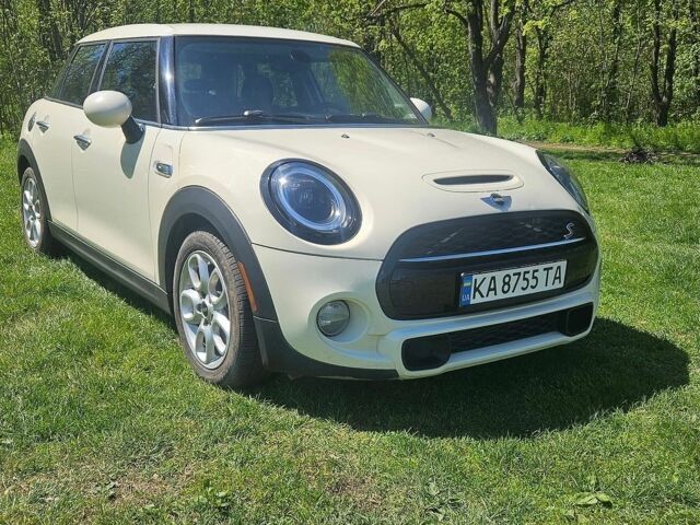 Білий Міні Cooper, об'ємом двигуна 2 л та пробігом 225 тис. км за 12999 $, фото 1 на Automoto.ua