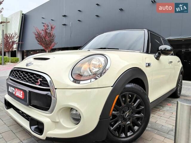 Білий Міні Cooper, об'ємом двигуна 2 л та пробігом 138 тис. км за 17490 $, фото 1 на Automoto.ua