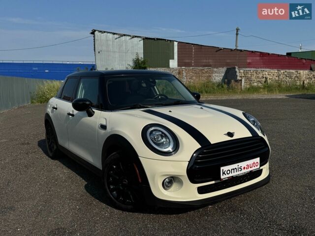 Білий Міні Cooper, об'ємом двигуна 1.5 л та пробігом 128 тис. км за 16099 $, фото 1 на Automoto.ua