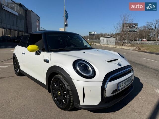 Белый Мини Купер, объемом двигателя 0 л и пробегом 12 тыс. км за 19999 $, фото 1 на Automoto.ua