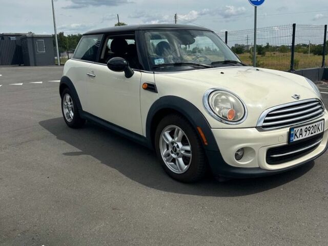 Білий Міні Cooper, об'ємом двигуна 1.6 л та пробігом 83 тис. км за 7200 $, фото 1 на Automoto.ua