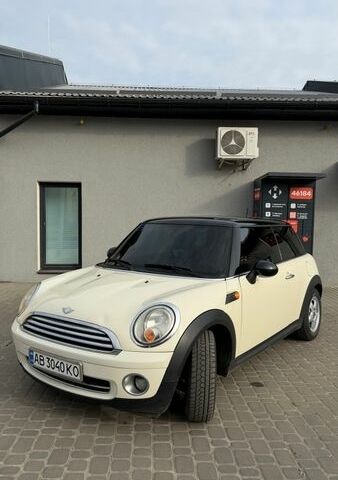 Бежевий Міні Cooper, об'ємом двигуна 1.6 л та пробігом 303 тис. км за 6000 $, фото 1 на Automoto.ua