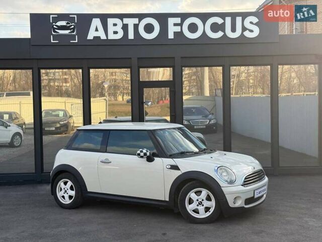 Бежевый Мини Купер, объемом двигателя 1.4 л и пробегом 185 тыс. км за 6290 $, фото 1 на Automoto.ua