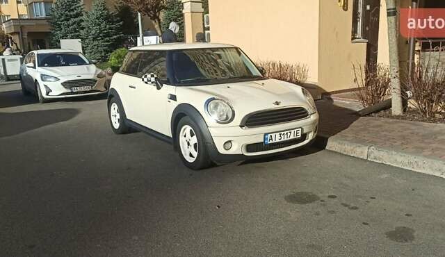 Бежевый Мини Купер, объемом двигателя 1.4 л и пробегом 181 тыс. км за 5000 $, фото 1 на Automoto.ua