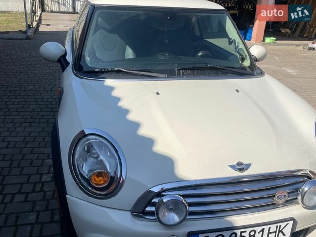 Бежевый Мини Купер, объемом двигателя 1.6 л и пробегом 300 тыс. км за 7600 $, фото 1 на Automoto.ua