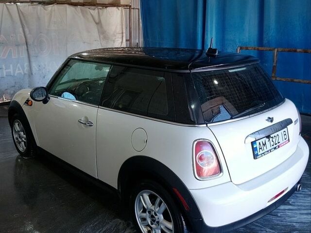 Бежевий Міні Cooper, об'ємом двигуна 1.6 л та пробігом 219 тис. км за 9499 $, фото 1 на Automoto.ua