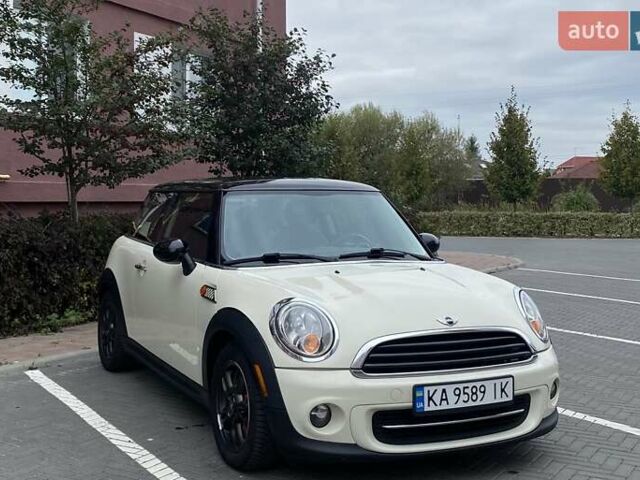 Бежевий Міні Cooper, об'ємом двигуна 1.6 л та пробігом 249 тис. км за 7600 $, фото 1 на Automoto.ua