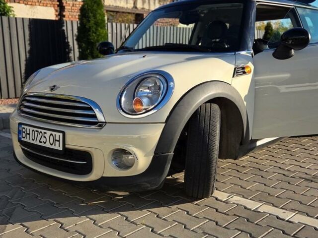 Бежевий Міні Cooper, об'ємом двигуна 1.6 л та пробігом 89 тис. км за 10499 $, фото 1 на Automoto.ua