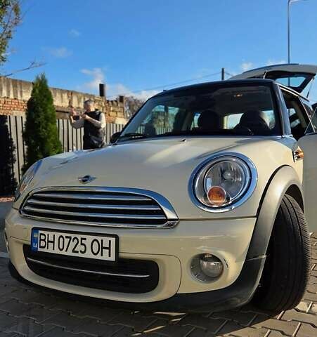 Бежевый Мини Купер, объемом двигателя 1.6 л и пробегом 87 тыс. км за 13499 $, фото 1 на Automoto.ua