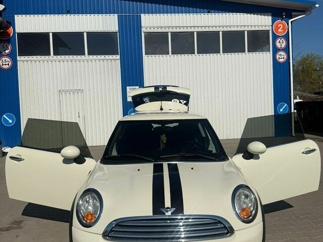 Бежевий Міні Cooper, об'ємом двигуна 1.6 л та пробігом 155 тис. км за 8000 $, фото 1 на Automoto.ua