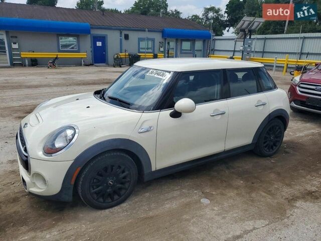 Бежевий Міні Cooper, об'ємом двигуна 2 л та пробігом 160 тис. км за 1600 $, фото 1 на Automoto.ua