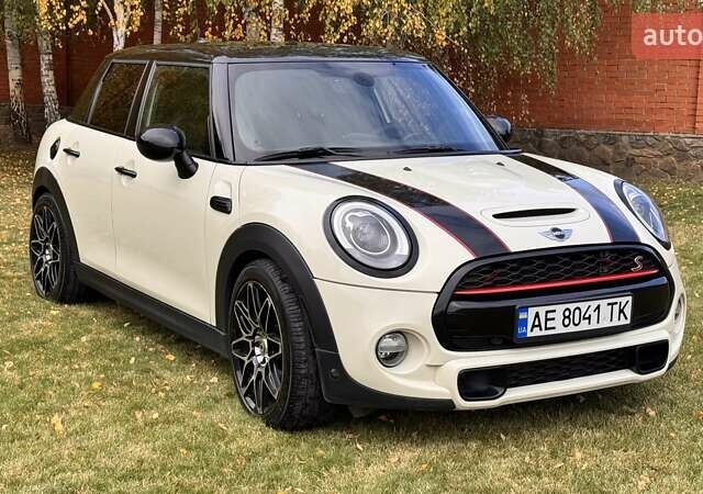 Бежевый Мини Купер, объемом двигателя 2 л и пробегом 95 тыс. км за 16000 $, фото 1 на Automoto.ua