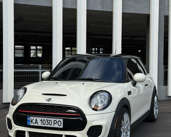Бежевий Міні Cooper, об'ємом двигуна 2 л та пробігом 140 тис. км за 15400 $, фото 1 на Automoto.ua