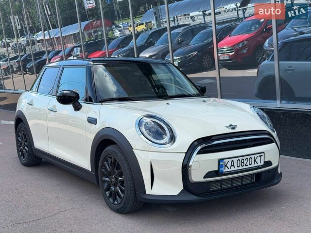 Бежевий Міні Cooper, об'ємом двигуна 1.5 л та пробігом 32 тис. км за 33000 $, фото 1 на Automoto.ua