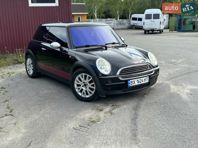 Чорний Міні Cooper, об'ємом двигуна 1.6 л та пробігом 325 тис. км за 3700 $, фото 1 на Automoto.ua
