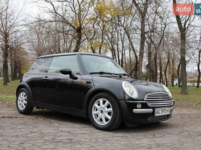 Черный Мини Купер, объемом двигателя 1.6 л и пробегом 186 тыс. км за 5500 $, фото 1 на Automoto.ua