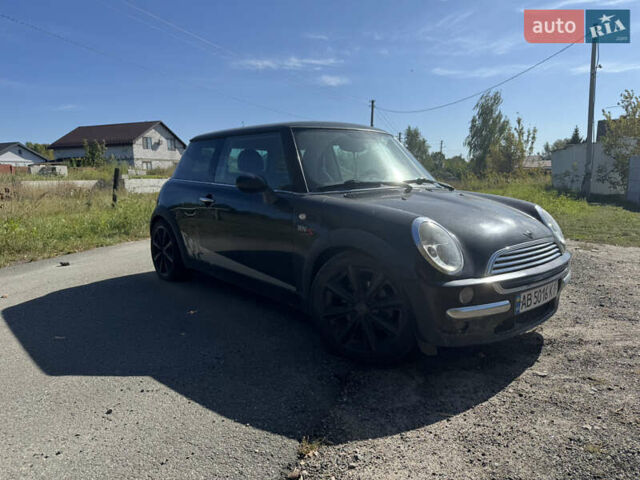 Черный Мини Купер, объемом двигателя 1.6 л и пробегом 294 тыс. км за 3500 $, фото 1 на Automoto.ua