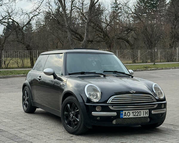 Черный Мини Купер, объемом двигателя 1.6 л и пробегом 308 тыс. км за 4999 $, фото 1 на Automoto.ua