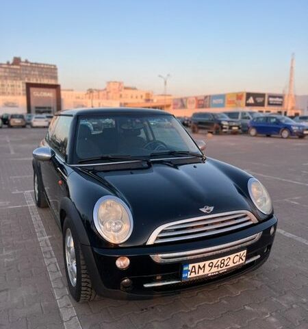 Черный Мини Купер, объемом двигателя 1.6 л и пробегом 240 тыс. км за 4500 $, фото 1 на Automoto.ua