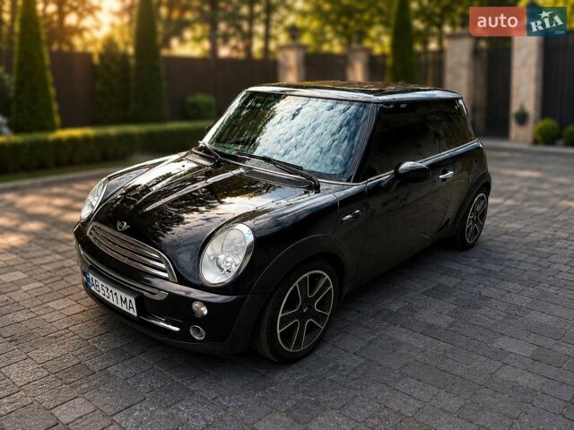 Чорний Міні Cooper, об'ємом двигуна 1.6 л та пробігом 175 тис. км за 5500 $, фото 1 на Automoto.ua