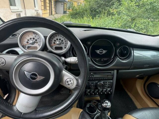 Чорний Міні Cooper, об'ємом двигуна 1.6 л та пробігом 250 тис. км за 4900 $, фото 1 на Automoto.ua