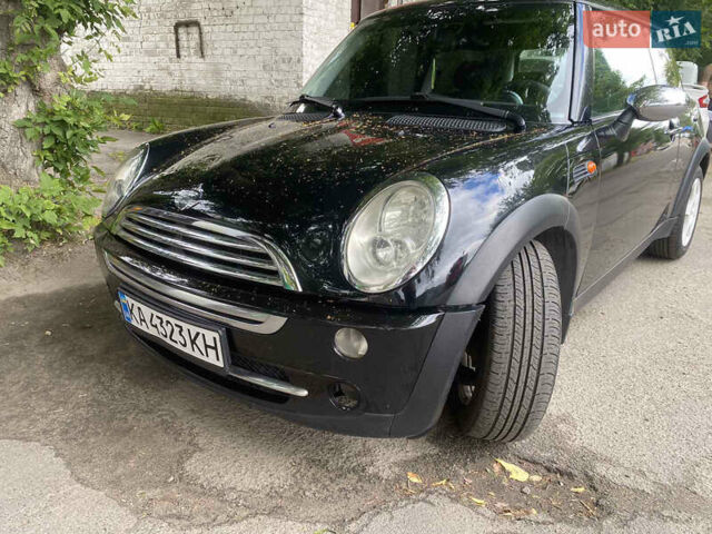 Черный Мини Купер, объемом двигателя 1.6 л и пробегом 219 тыс. км за 3200 $, фото 1 на Automoto.ua