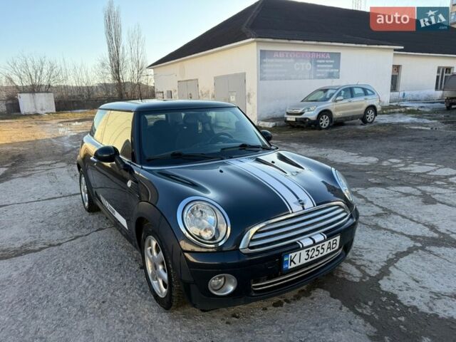 Черный Мини Купер, объемом двигателя 1.4 л и пробегом 200 тыс. км за 4600 $, фото 1 на Automoto.ua