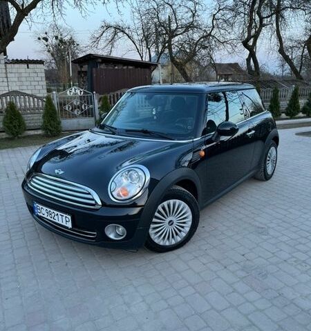 Черный Мини Купер, объемом двигателя 1.4 л и пробегом 162 тыс. км за 6600 $, фото 1 на Automoto.ua