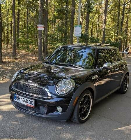 Чорний Міні Cooper, об'ємом двигуна 1.6 л та пробігом 223 тис. км за 8500 $, фото 1 на Automoto.ua