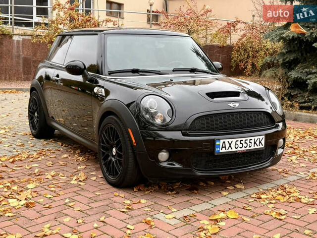 Чорний Міні Cooper, об'ємом двигуна 1.6 л та пробігом 119 тис. км за 6899 $, фото 1 на Automoto.ua