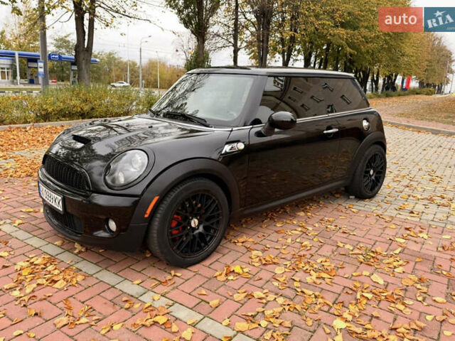Черный Мини Купер, объемом двигателя 1.6 л и пробегом 119 тыс. км за 6699 $, фото 1 на Automoto.ua