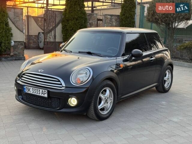 Чорний Міні Cooper, об'ємом двигуна 1.6 л та пробігом 350 тис. км за 4999 $, фото 1 на Automoto.ua