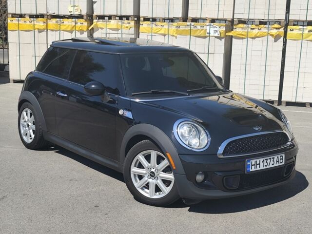 Чорний Міні Cooper, об'ємом двигуна 1.6 л та пробігом 135 тис. км за 8509 $, фото 1 на Automoto.ua