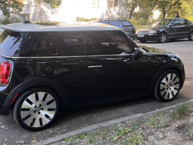 Чорний Міні Cooper, об'ємом двигуна 2 л та пробігом 129 тис. км за 11000 $, фото 1 на Automoto.ua