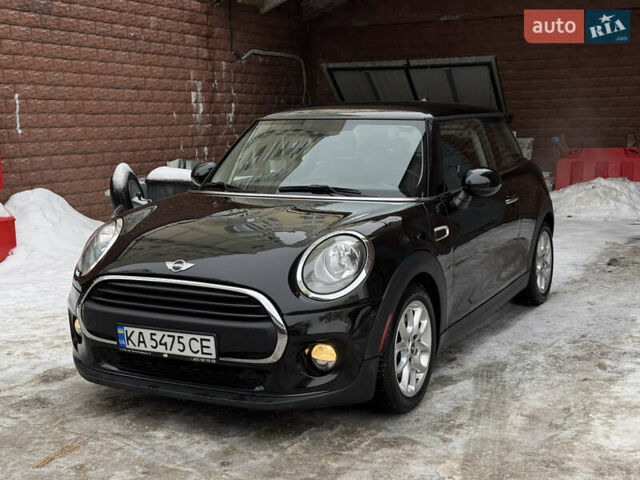 Чорний Міні Cooper, об'ємом двигуна 1.5 л та пробігом 130 тис. км за 11500 $, фото 1 на Automoto.ua