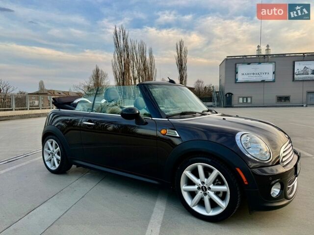 Чорний Міні Cooper, об'ємом двигуна 1.5 л та пробігом 97 тис. км за 8800 $, фото 1 на Automoto.ua