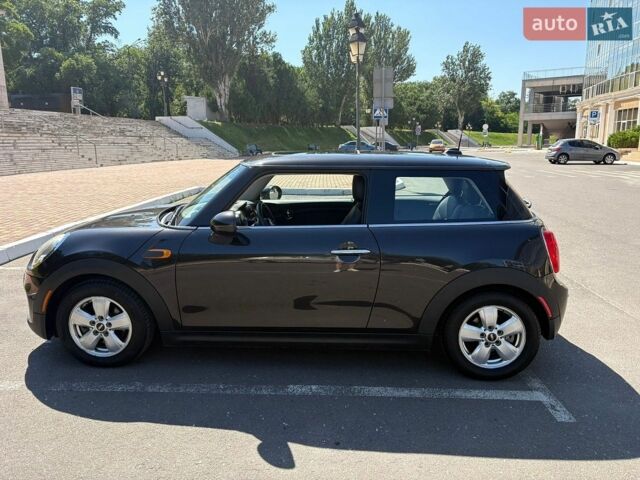 Чорний Міні Cooper, об'ємом двигуна 1.5 л та пробігом 126 тис. км за 10800 $, фото 1 на Automoto.ua