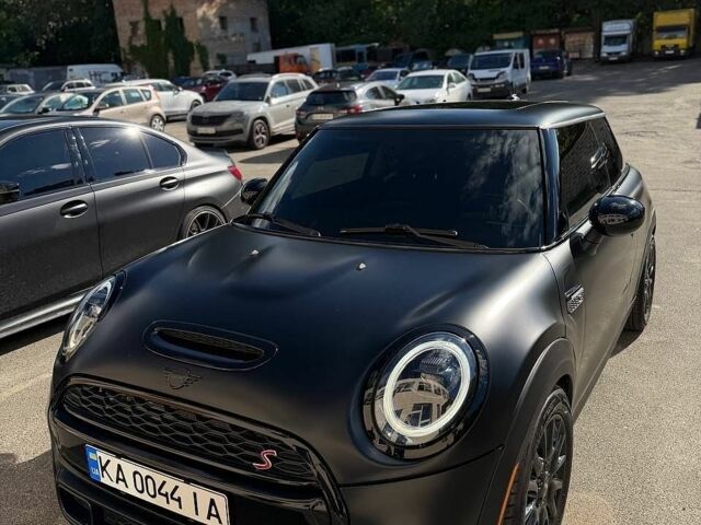 Чорний Міні Cooper, об'ємом двигуна 2 л та пробігом 73 тис. км за 16000 $, фото 1 на Automoto.ua